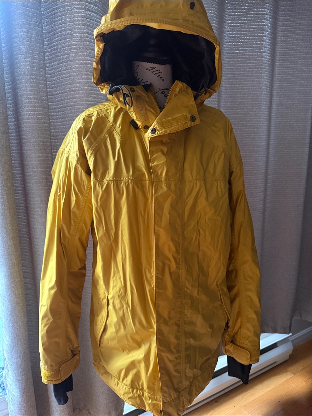 Van's ski/snowboard hooded yellow jacket Waterproof